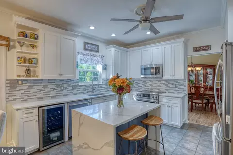Kitchen - 348 Starboard Dr, Bear, DE 19701 photo 3 of 4
