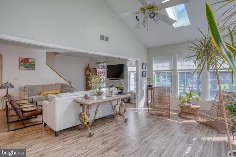 Entry Way - 348 Starboard Dr, Bear, DE 19701 photo 7 of 13