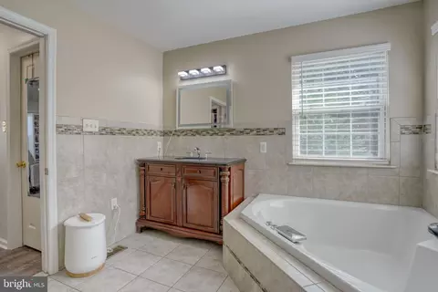Bath - 348 Starboard Dr, Bear, DE 19701 photo 1 of 3