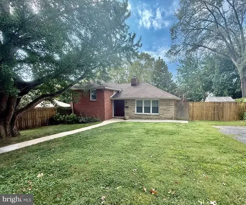 11 Woodsway Rd, Wilmington, DE 19809