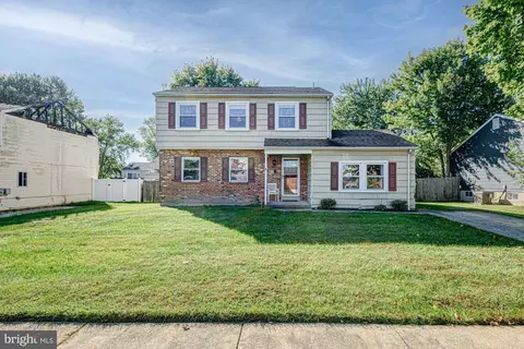 3 Dover Ct, Bear, DE 19701