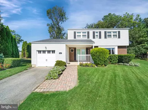 15 Westbrite Ct, Wilmington, DE 19810