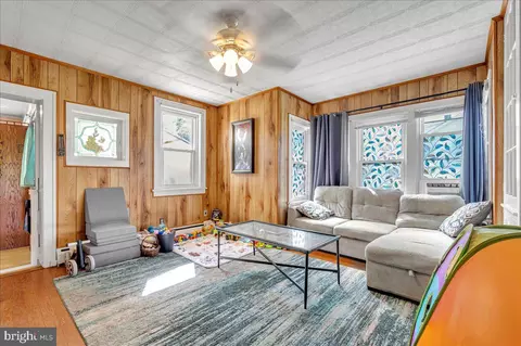 Living - 300 Capitol Trl, Newark, DE 19711 photo 1 of 1