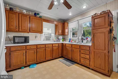 Kitchen - 300 Capitol Trl, Newark, DE 19711 photo 3 of 3