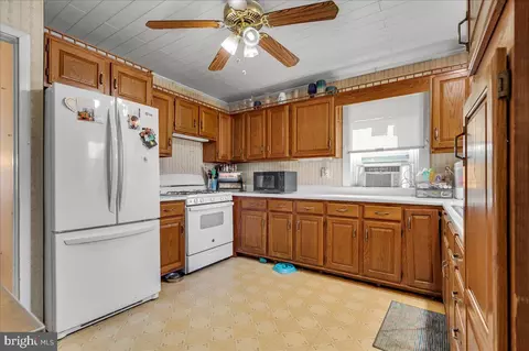 Kitchen - 300 Capitol Trl, Newark, DE 19711 photo 1 of 3