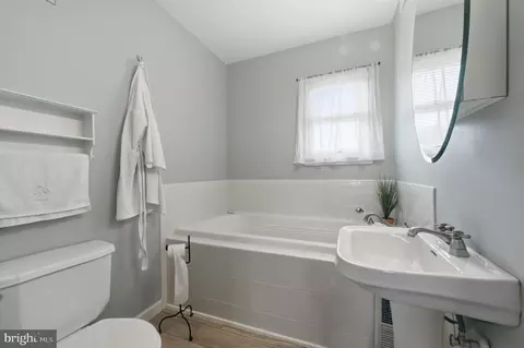 Bath - 247 W Bynum, Bear, DE 19701 photo 2 of 3