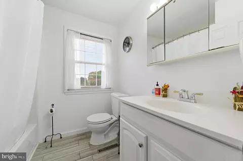 Bath - 247 W Bynum, Bear, DE 19701 photo 1 of 3