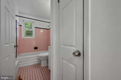 Entry Way - 209 Taylor Rd, Wilmington, DE 19804 photo 3 of 3