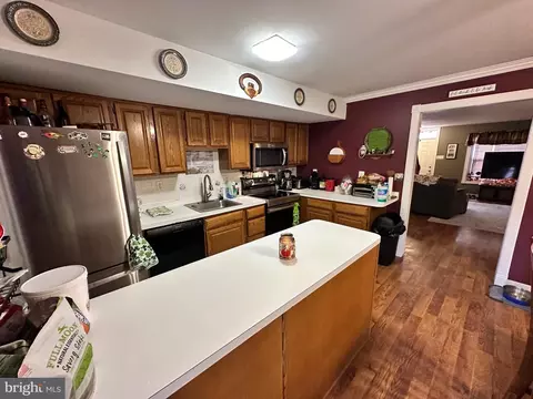 Kitchen - 145 Creekside Ct, Newark, DE 19702 photo 2 of 3