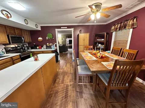 Kitchen - 145 Creekside Ct, Newark, DE 19702 photo 3 of 3