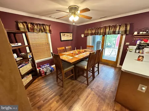 Dining - 145 Creekside Ct, Newark, DE 19702 photo 1 of 2