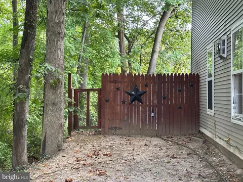 Exterior - 145 Creekside Ct, Newark, DE 19702 photo 6 of 11