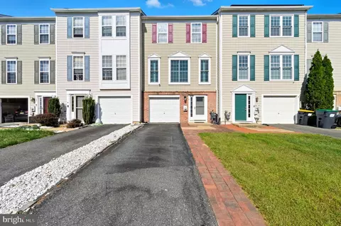 Exterior - 9 Lisa Dr, Newark, DE 19702 photo 2 of 6