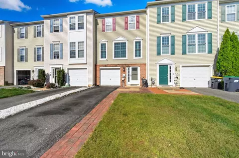 9 Lisa Dr, Newark, DE 19702