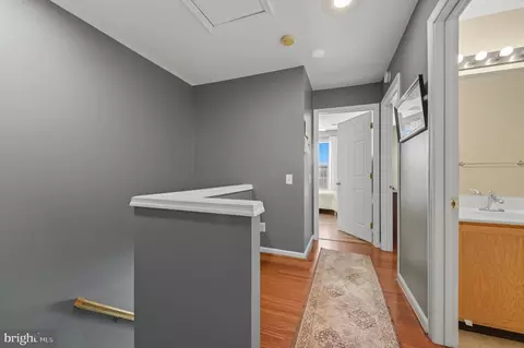 Entry Way - 9 Lisa Dr, Newark, DE 19702 photo 3 of 5