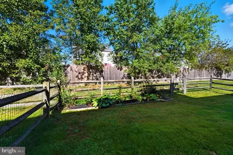 Exterior - 9 Lisa Dr, Newark, DE 19702 photo 6 of 6