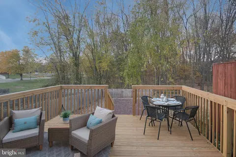 103 W Newtown Pl, Newark, DE 19702