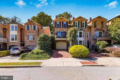 910 Wawaset St, Wilmington, DE 19806