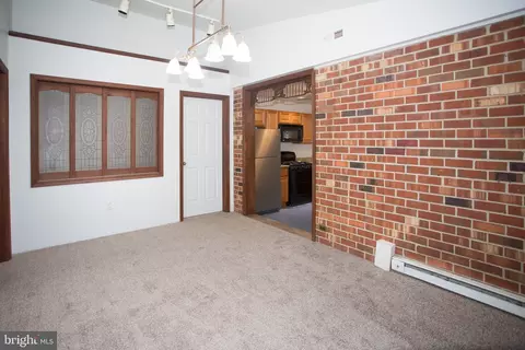 Entry Way - 56 Verdi Cir, Newark, DE 19702 photo 1 of 2
