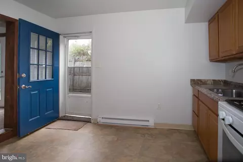 Entry Way - 56 Verdi Cir, Newark, DE 19702 photo 2 of 2