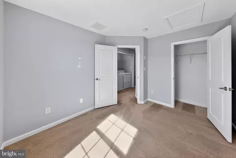 Entry Way - 633 Barrie Rd, Middletown, DE 19709 photo 3 of 5
