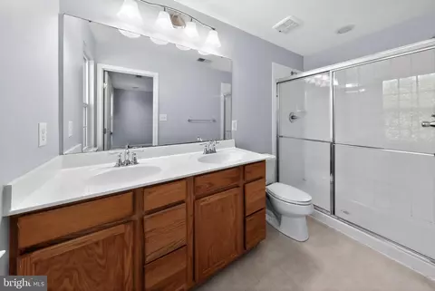 Bath - 633 Barrie Rd, Middletown, DE 19709 photo 1 of 1