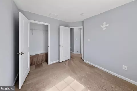 Entry Way - 633 Barrie Rd, Middletown, DE 19709 photo 2 of 5