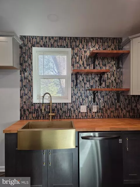 Kitchen - 6 Harpers Pl, Bear, DE 19701 photo 2 of 3
