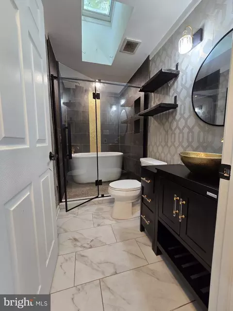 Bath - 6 Harpers Pl, Bear, DE 19701 photo 1 of 3
