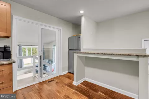 Entry Way - 402 Tamara Cir, Newark, DE 19711 photo 5 of 5