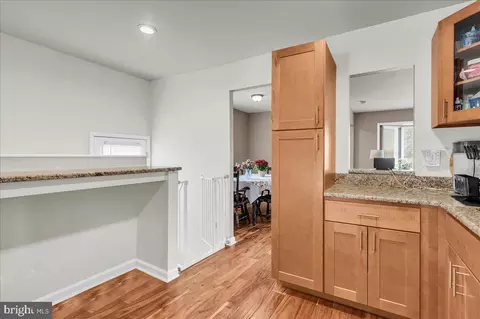 Entry Way - 402 Tamara Cir, Newark, DE 19711 photo 4 of 5