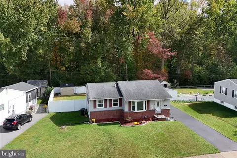 View/Area - 402 Tamara Cir, Newark, DE 19711 photo 3 of 5