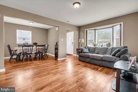 Living - 402 Tamara Cir, Newark, DE 19711 photo 1 of 1