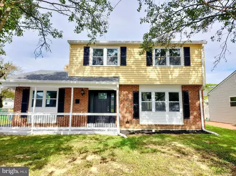 9 Guenever Dr, New Castle, DE 19720