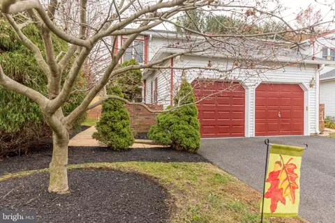 4855 Plum Run Ct, Wilmington, DE 19808