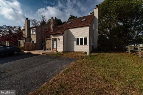 59 Valley Cir, Newark, DE 19711