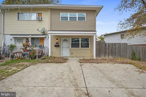 43 Thorn Ln, New Castle, DE 19720