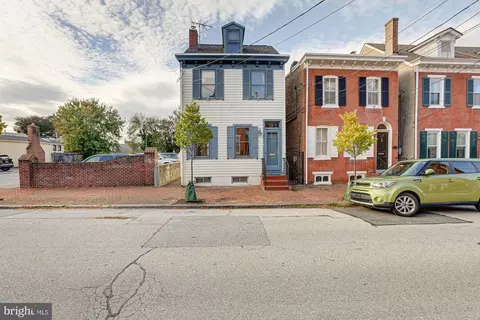 Exterior - 36 E Fifth St, New Castle, DE 19720 photo 2 of 14