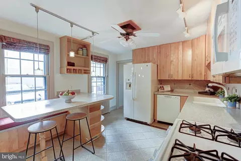Kitchen - 36 E Fifth St, New Castle, DE 19720 photo 5 of 7