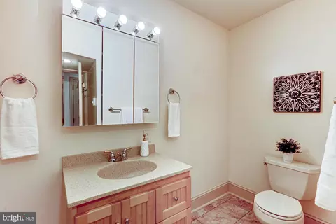 Bath - 36 E Fifth St, New Castle, DE 19720 photo 1 of 5
