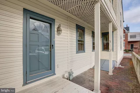 Exterior - 36 E Fifth St, New Castle, DE 19720 photo 5 of 14