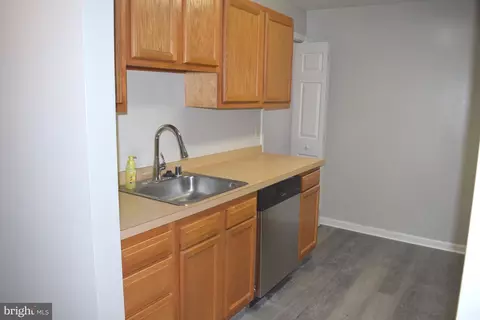 703 Waters Edge Dr, Newark, DE 19702 photo 11