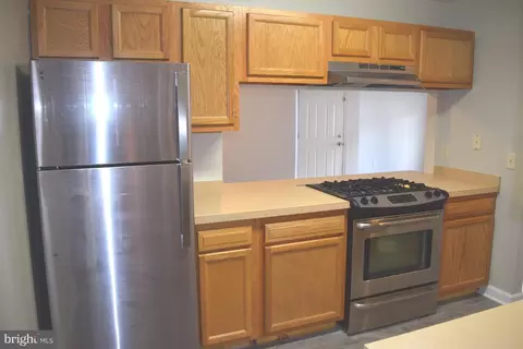703 Waters Edge Dr, Newark, DE 19702 photo 13