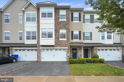 409 Jacobsen Dr #74, Newark, DE 19702