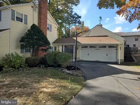16 Robert Rd, New Castle, DE 19720 photo 2