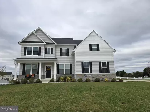 611 Bronzeleaf Dr E, Middletown, DE 19709 photo 1