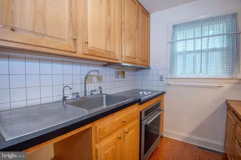 Kitchen - 4 Vansant Rd, Newark, DE 19711 photo 2 of 4