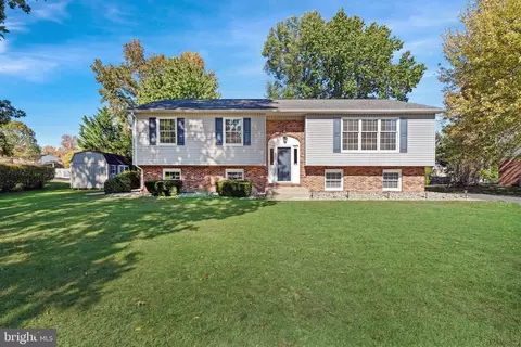 916 Sugar Pine Dr, Bear, DE 19701
