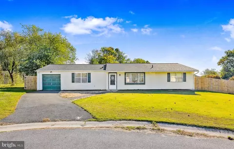 448 S Hyde Pl, Bear, DE 19701