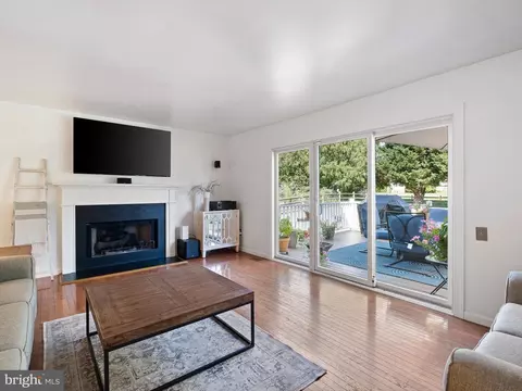 Living - 15 Eaton Pl, Bear, DE 19701 photo 3 of 3